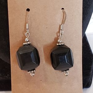 💐6/25 dangle earrings black box sliver toned bead